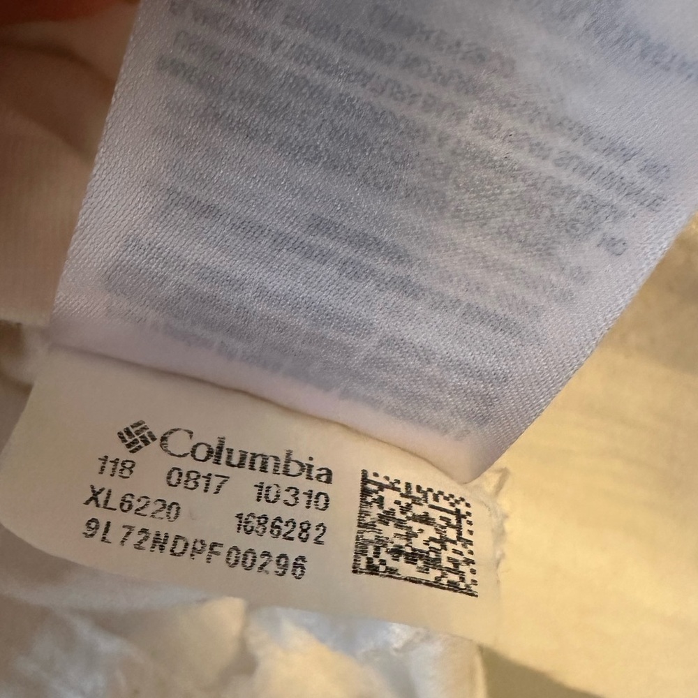 Columbia white collared tee NWOT - Picture 6 of 6